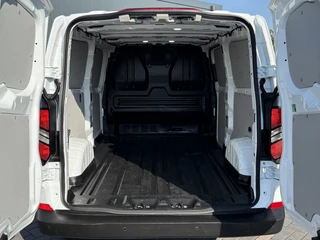 Ford Transit Custom 2024 - 2.0 TDCI 136 PK TREND / L2H1 / 41.992 KM !! / 2.800 KG AHG / CAMERA / CRUISE / 3 ZITS / AIRCO / CARPLAY bild 8