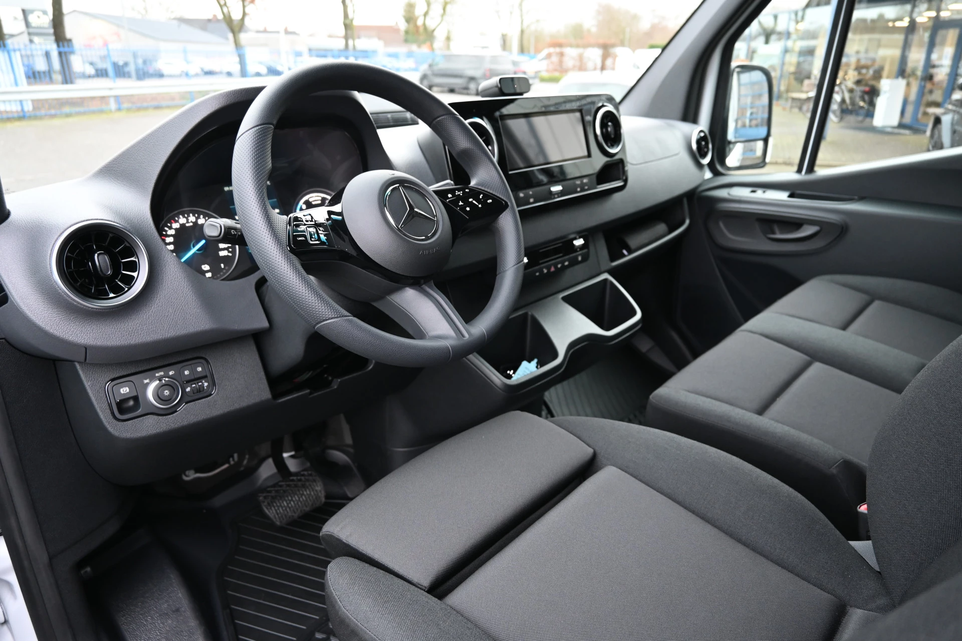 Mercedes-Benz eSprinter 2026 - 314 L3H2 RWD Pro 81kWh imagem 9