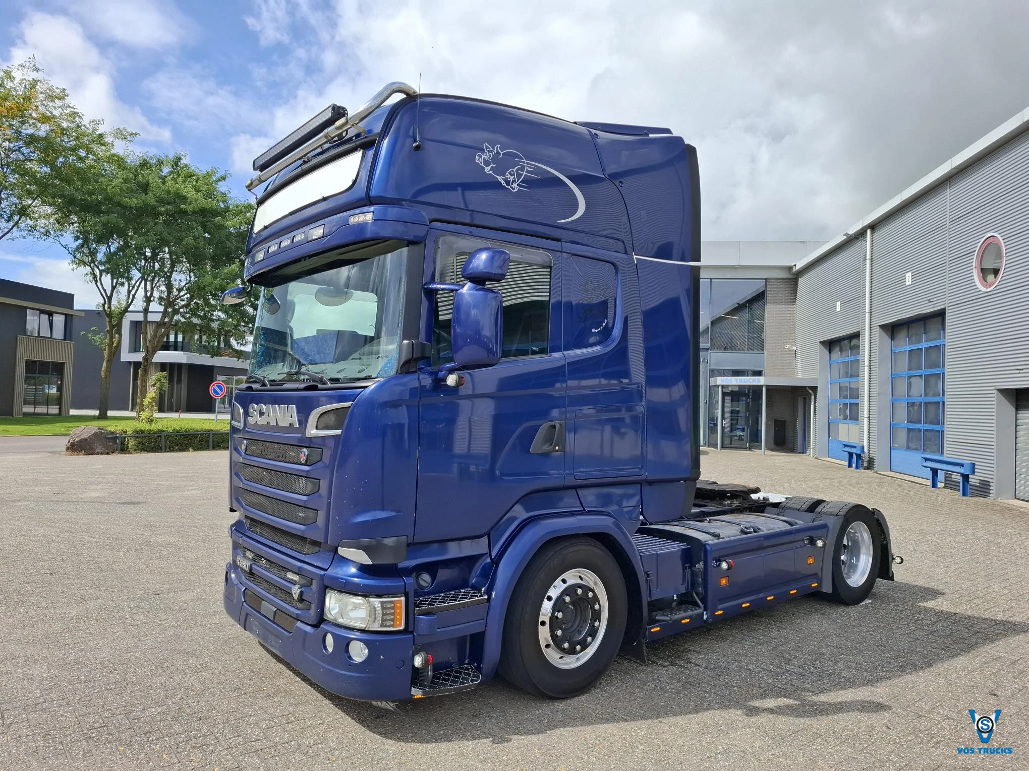 Scania R 2017 - R580 V8 / RETARDER / DOUBLE TANK / HYDRAULICS / GERMAN TRUCK / MEGA / XENON / LEATHER / NAVI / FRIDGE / LWDS / AUTOMATIC / EURO-6 / 2017 afbeelding 1