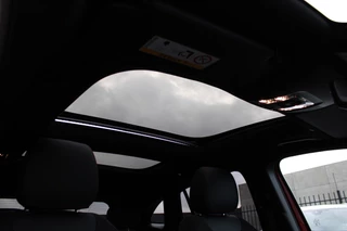 Mercedes-Benz GLA 2021 - 250e AUT8 AMG NIGHT PAKKET PANORAMADAK DISTRONIC MEMORY SFEER 360-CAMERA TREKHAAK immagine 30
