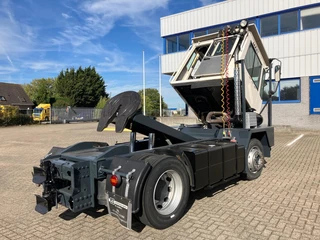 Mafi MT25 T131C 2001 - Combi 4x2 FL Terminal Trekker, TSG-93-L / 40 km te gebruiken voor Opleggers en Aanhangwagens.! na prodej
