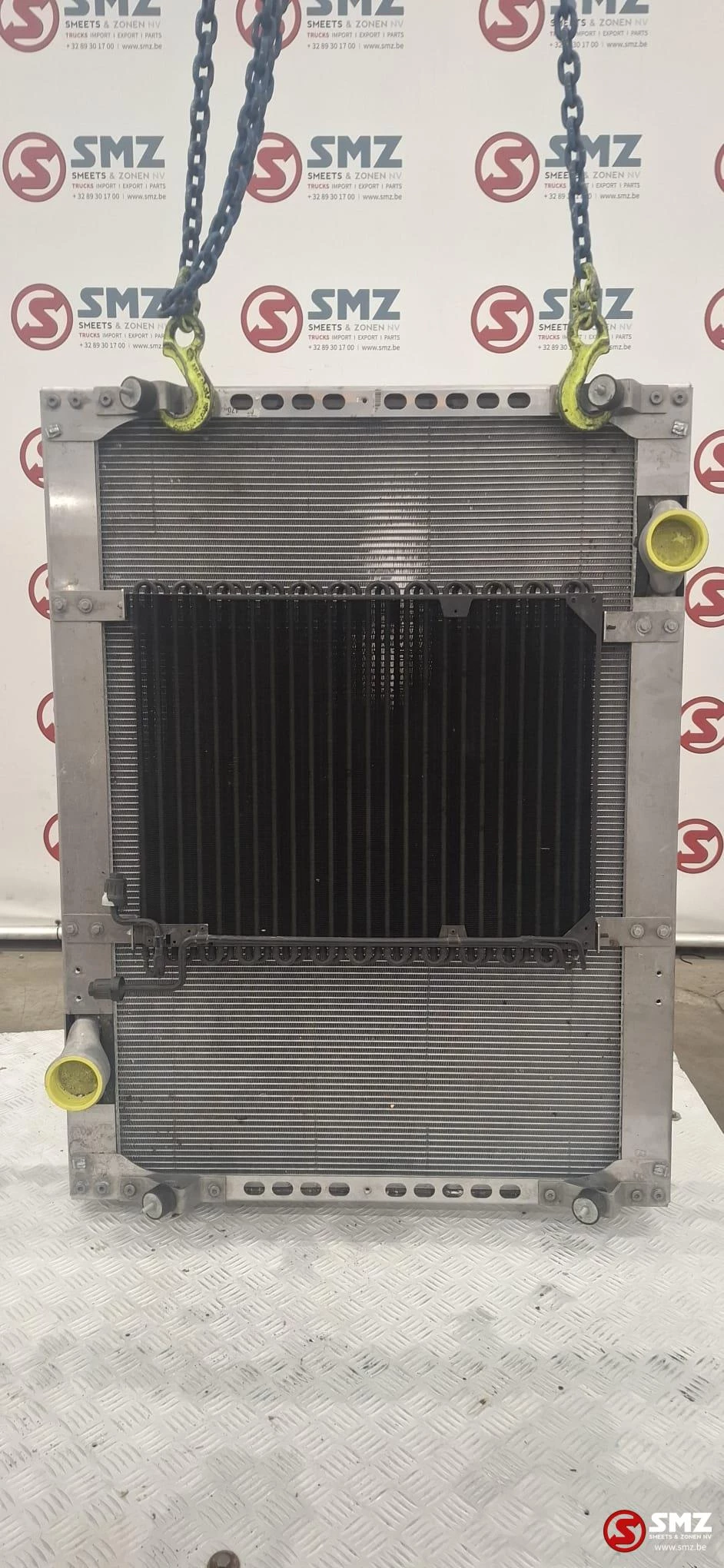 Mercedes-Benz 2021 - Radiator + intercooler Mercedes Actros afbeelding 1