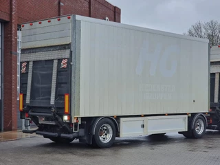 Volvo FH 2013 - 13.460 Globetrotter XL 6x2 - Box with side doors - Loadlift + Kelberg trailer 2012 with loadlift bild 17