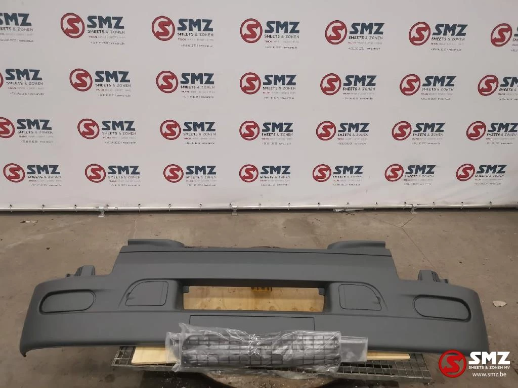 Renault - Bumper zonder gaten en spoiler Renault Premium obrázek 1