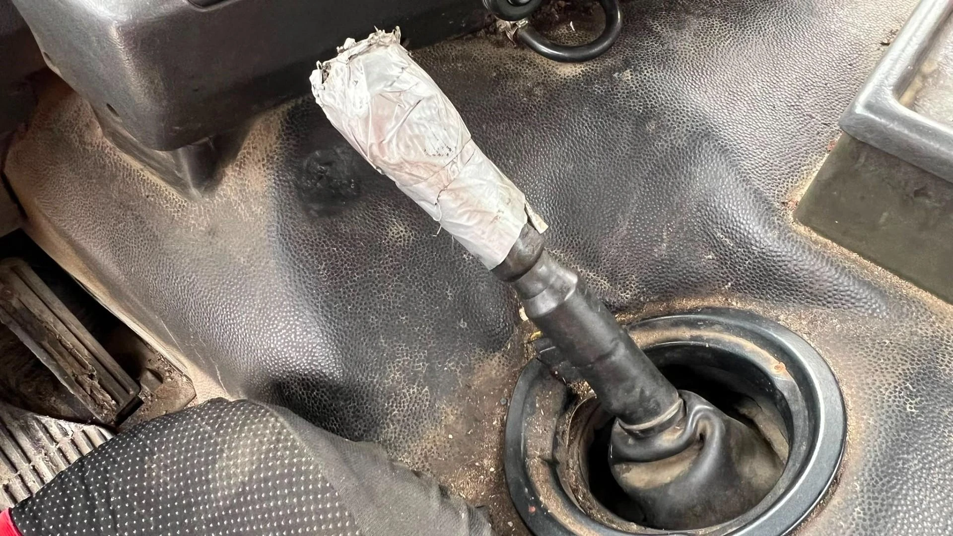 Scania 93 - 220 1999 image 12