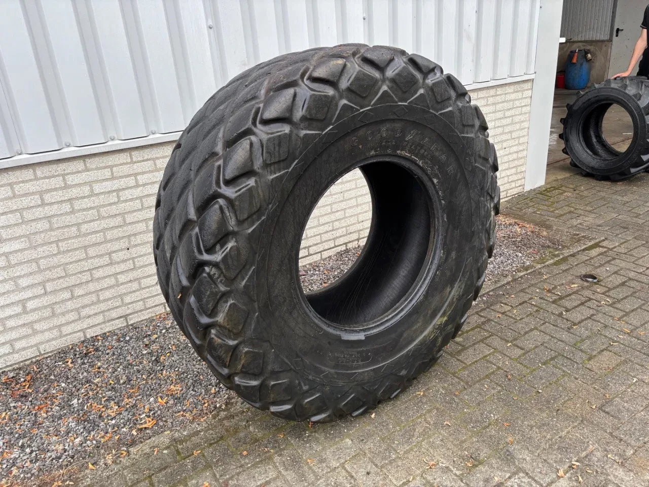 Goodyear - 23.1-26 used compactor tire Bild 6