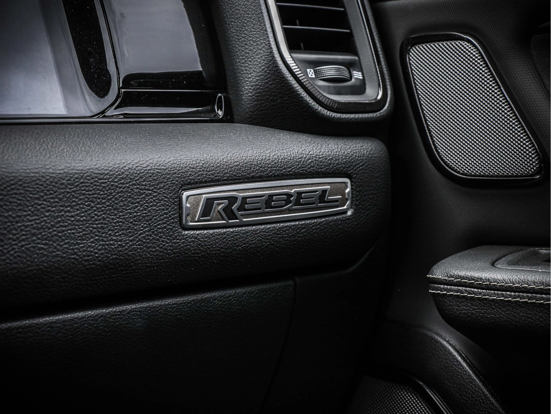 Dodge Ram 1500 2024 - Rebel Night | 3.0L I6 | Twin Turbo immagine 18