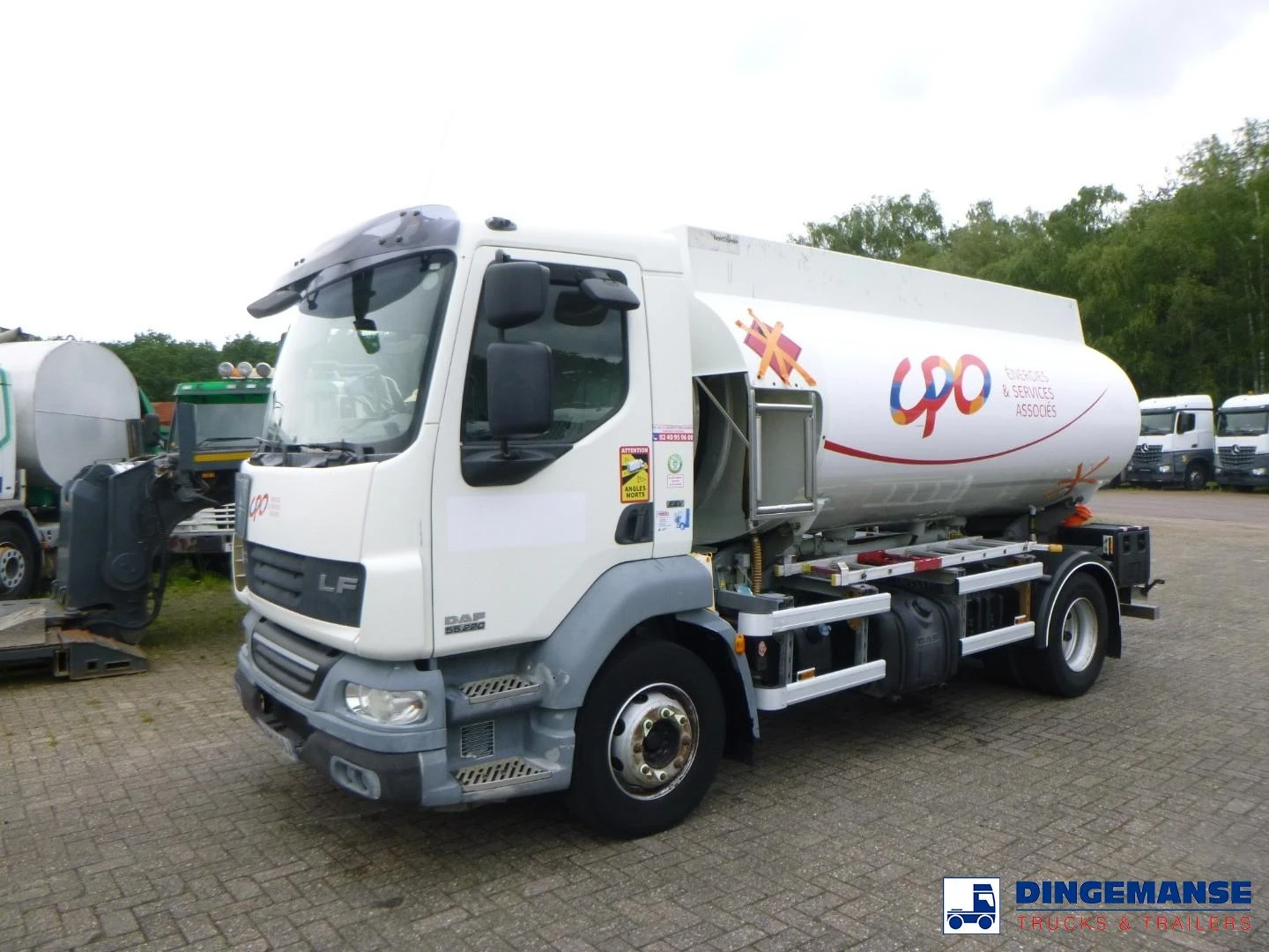 DAF LF 55.220 4X2 fuel tank 10 m3 / 3 comp 2012 afbeelding 1