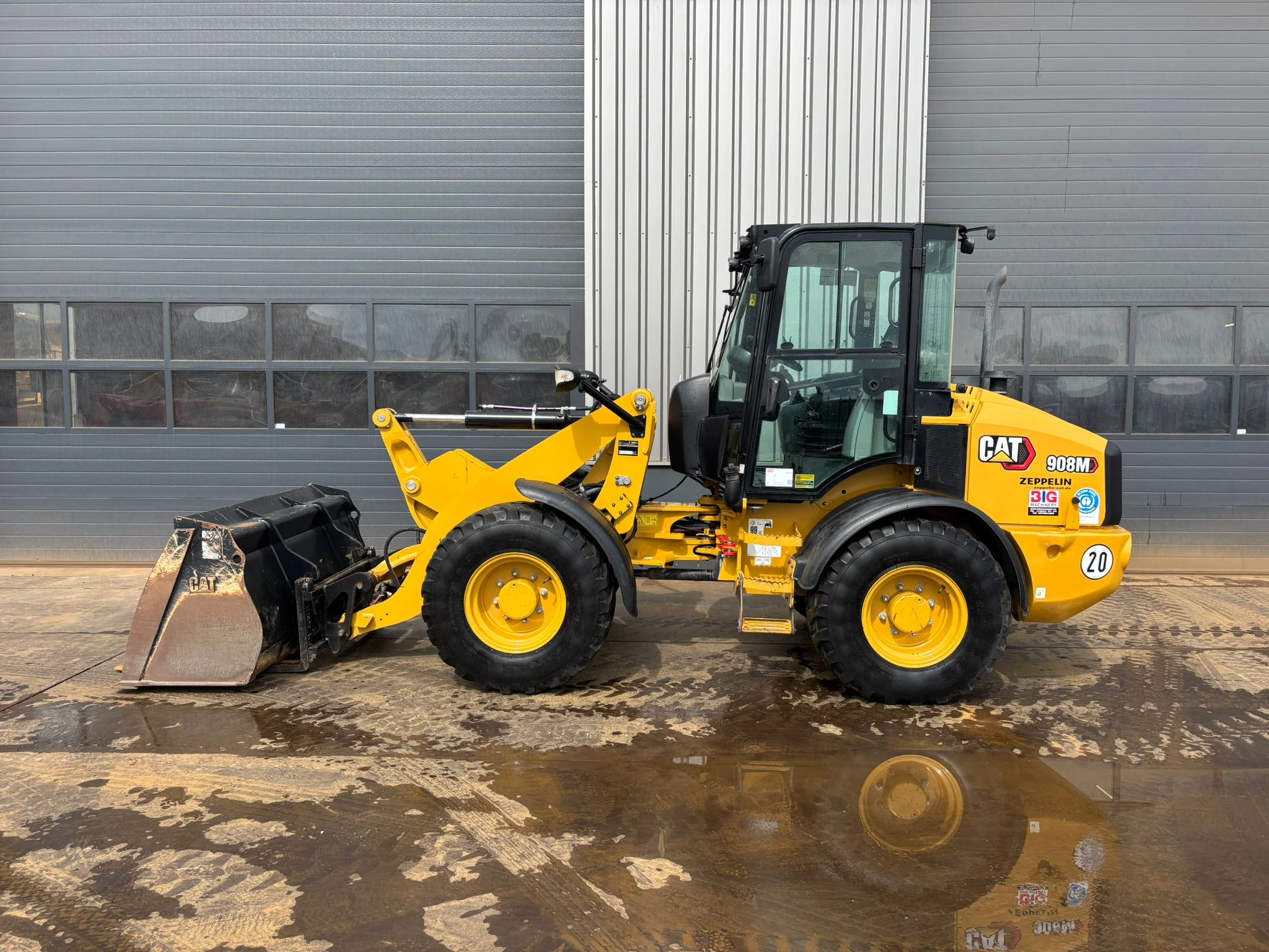 Caterpillar 908M 2022 obrázek 1
