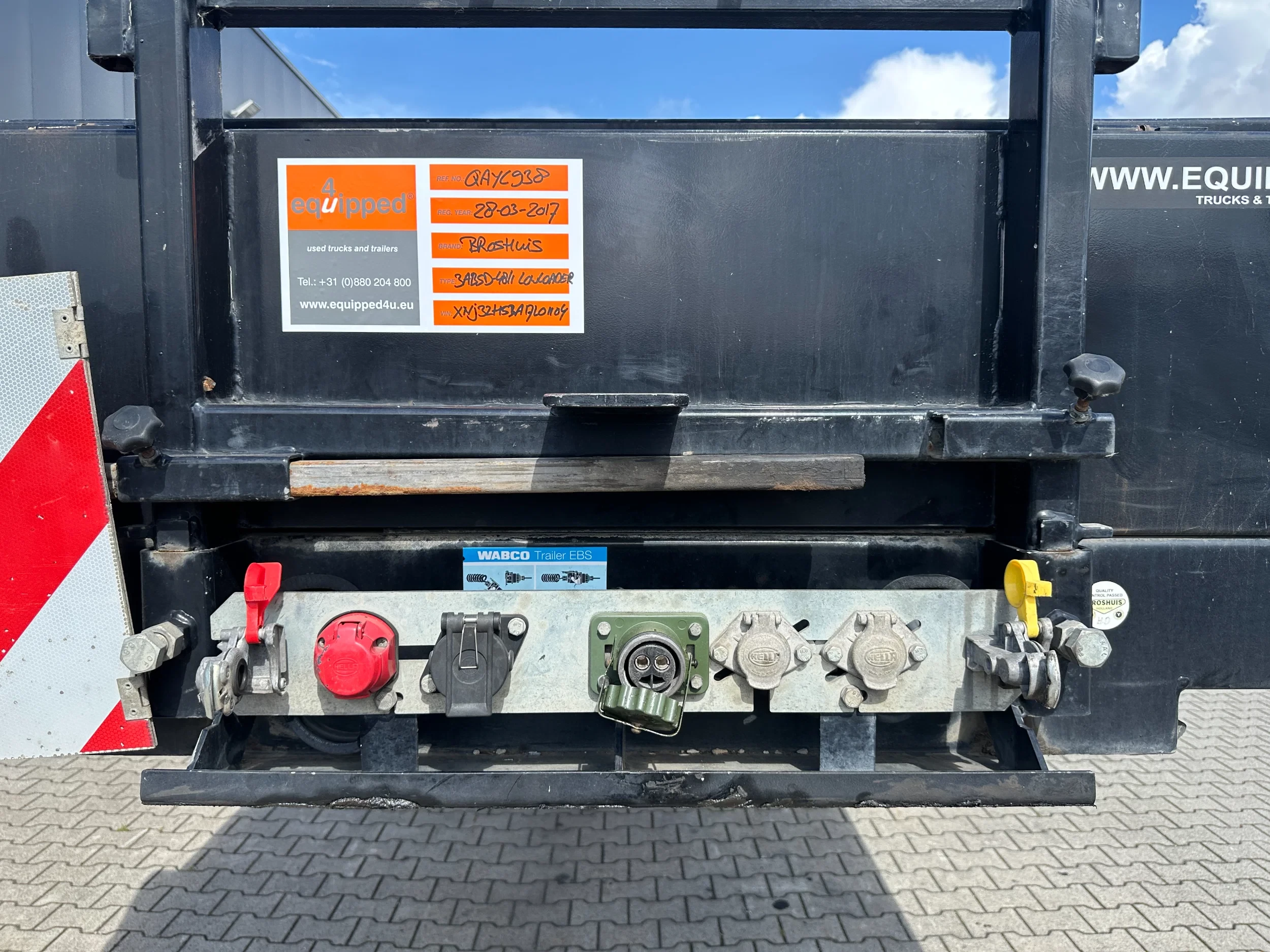 Broshuis 2017 - 3ABSD Lowloader 3-axle / GVW: 59.000kg / Neck: 23.000kg / hydraulic steering + ramps + loading table / 4.60m extendable / winch / liftaxle afbeelding 15