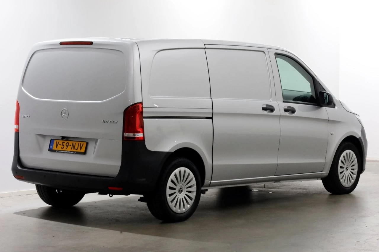 Mercedes-Benz Vito 2022 - CDI 136pk Compact 9G Automaat 2x Schuifdeur/LED/Camera/Inrichting 07-2022 image 2