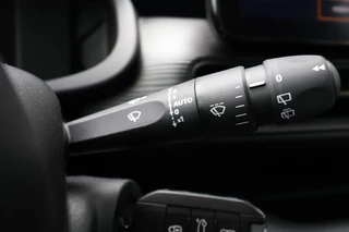 Jeep Avenger 2024 - 1.2 Aut. E-Hybrid LONGITUDE / Apple Carplay image 31