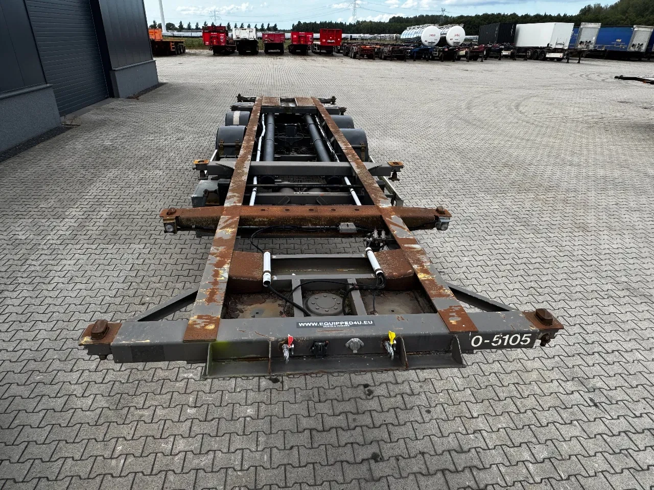 DESOT 1994 - nice 20FT/30FT ADR-Chassis for SMALL PRICE, liftaxle, 5 twistlocks arms afbeelding 6