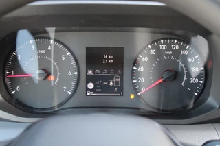 Renault Master 2024 - T35 2.0 dCi 170pk L2H2 Extra - 2x Schuifdeur - Navigatie - Blind Spot - Camera - Stoelverwarming - Verwarmde voorruit - Rijklaar immagine 14