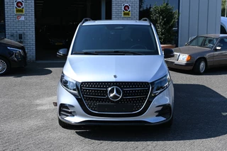 Mercedes-Benz V-Class 2024 - 300d 4-Matic Exclusive AMG L3 DC zdjecie 2
