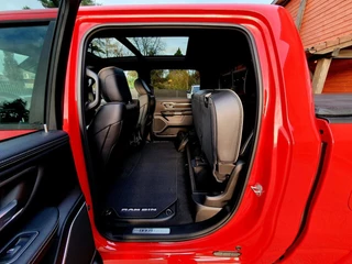 Dodge Ram 1500 2024 - 5.7 V8 4x4 Crew Cab 5'7 Laramie Night primium, image 12