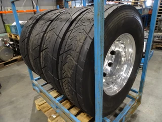 - Geen producent - N/A - GOODYEAR315/80 image 1