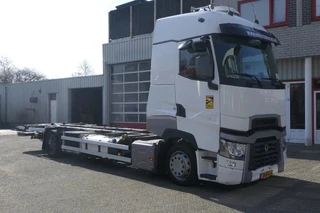 Renault T 2017 - 440 | BDF System | 639322Km | 2017 | DHOLLANDIA 1500Kg | Full Air | Navi | Stand Klima | 2 Sleeping Beds | Leather Seats | Fridge | TV | Magnetron | Euro6 | NL-Truck te koop