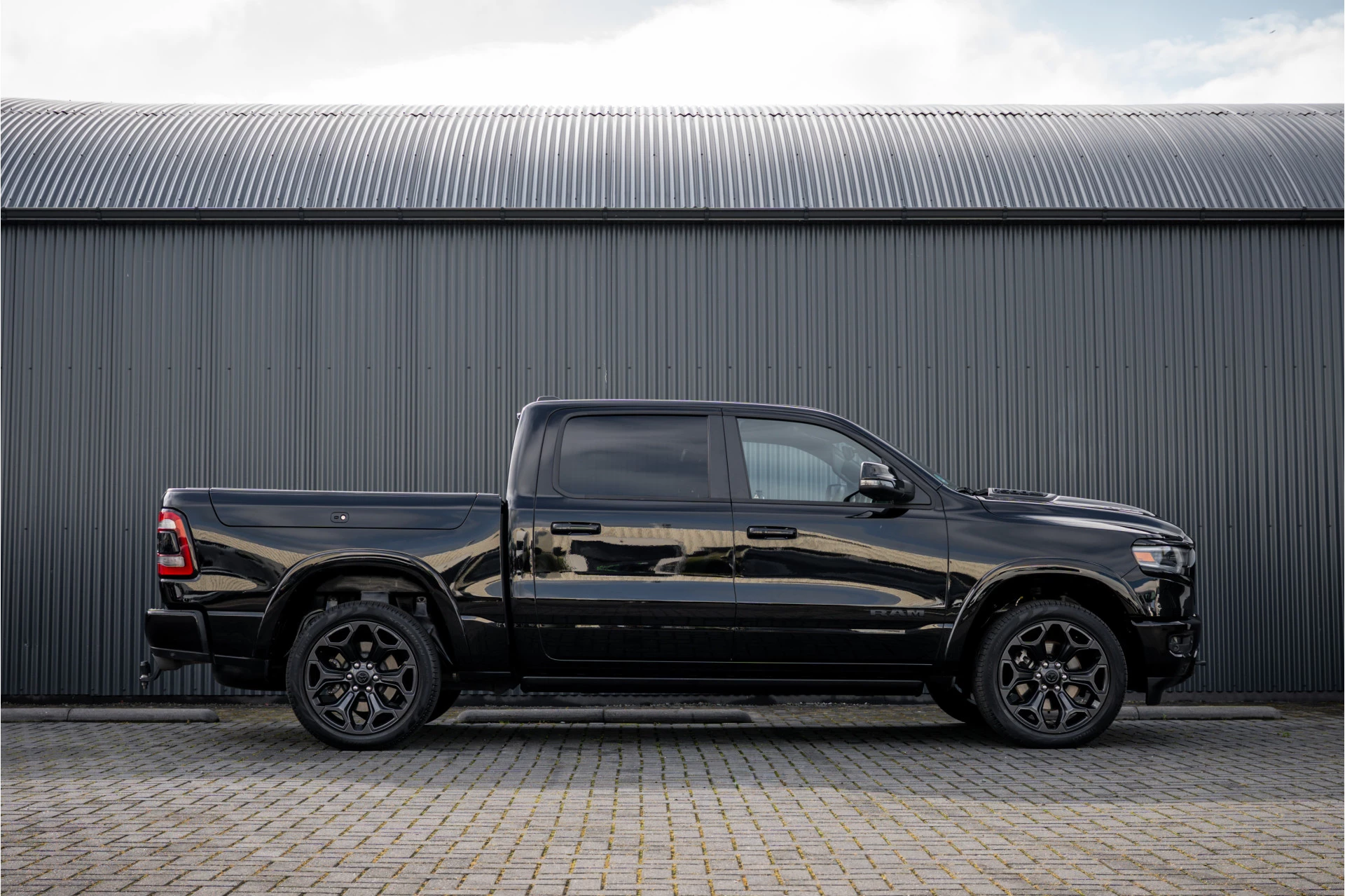 Dodge Ram 1500 2024 - 1500 LIMITED 5.7L V8 | 1e Eigenaar | Head up | Luchtvering | Rambox | Split Tailgate | Pano | Harman / Kardon zdjęcie 6
