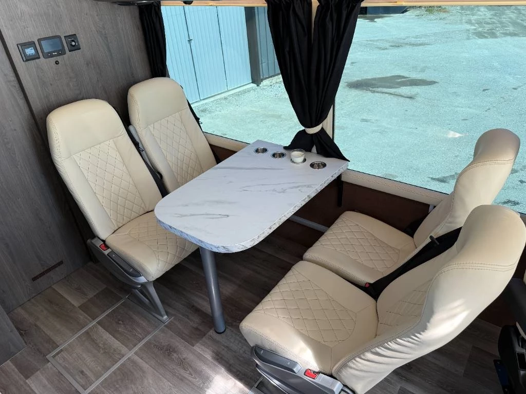 Setra 2014 - S 411 HD. HIGH-END Camper! Bild 16