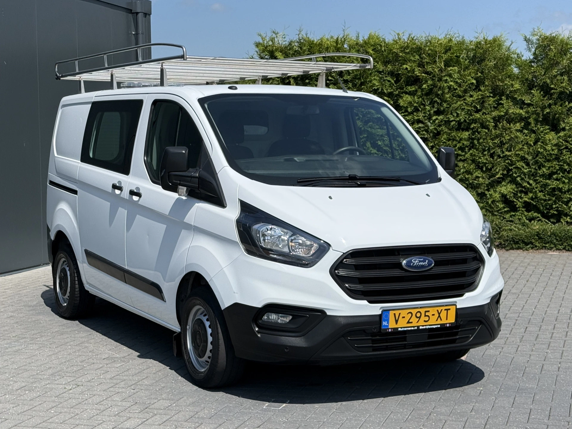 Ford Transit Custom 2019 - 2.0 TDCI / L1H1 / 1e EIG. / 40.176 KM! / TREKHAAK / IMPERIAAL / INRICHTING / AIRCO / 3-ZITS afbeelding 4