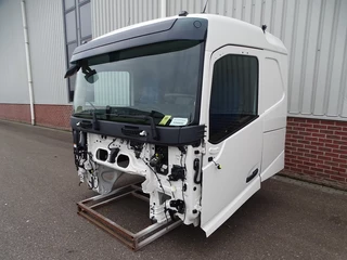 Volvo FH 2022 - FH-5 SLAAPCABINE imagem 1