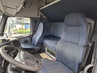 Volvo FH 2007 - 13.440 / GLOBETROTTER XL / NL TRUCK / DOUBLE TANK / TUV:10-10-2026 / ALCOA / FRIDGE / ♫ EXHAUST SYSTEM ♫ / AUTOMATIC / EURO-5 / 2007 obrazek 23