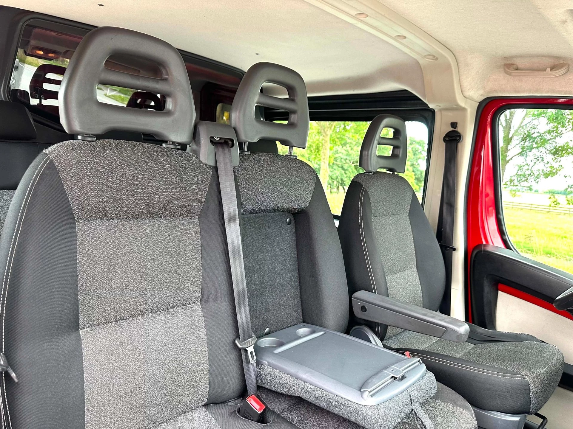 Fiat Ducato 2017 - 35H 2.3 MultiJet L2H1 DC 7 Persoons 99.192 km.!!! Euro 6 afbeelding 35