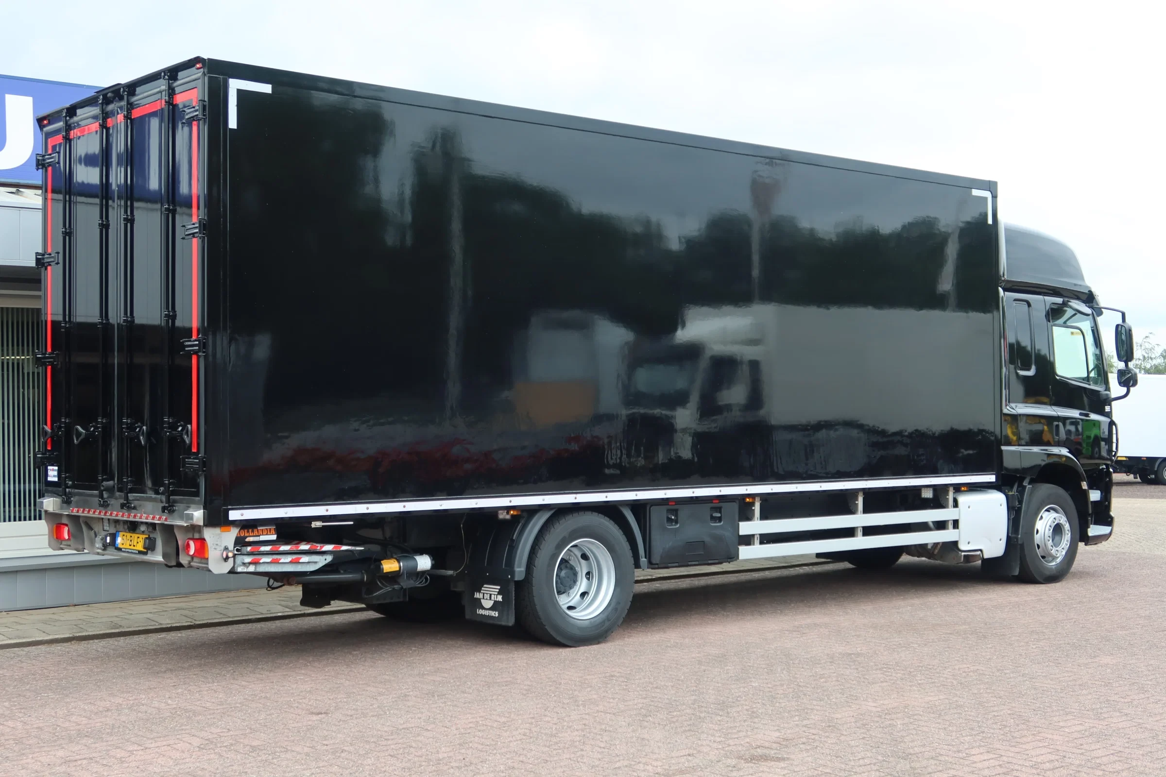 DAF CF 410 2018 - Bak +Dhollandia 2000 kg klep. Black Edition obrázek 8