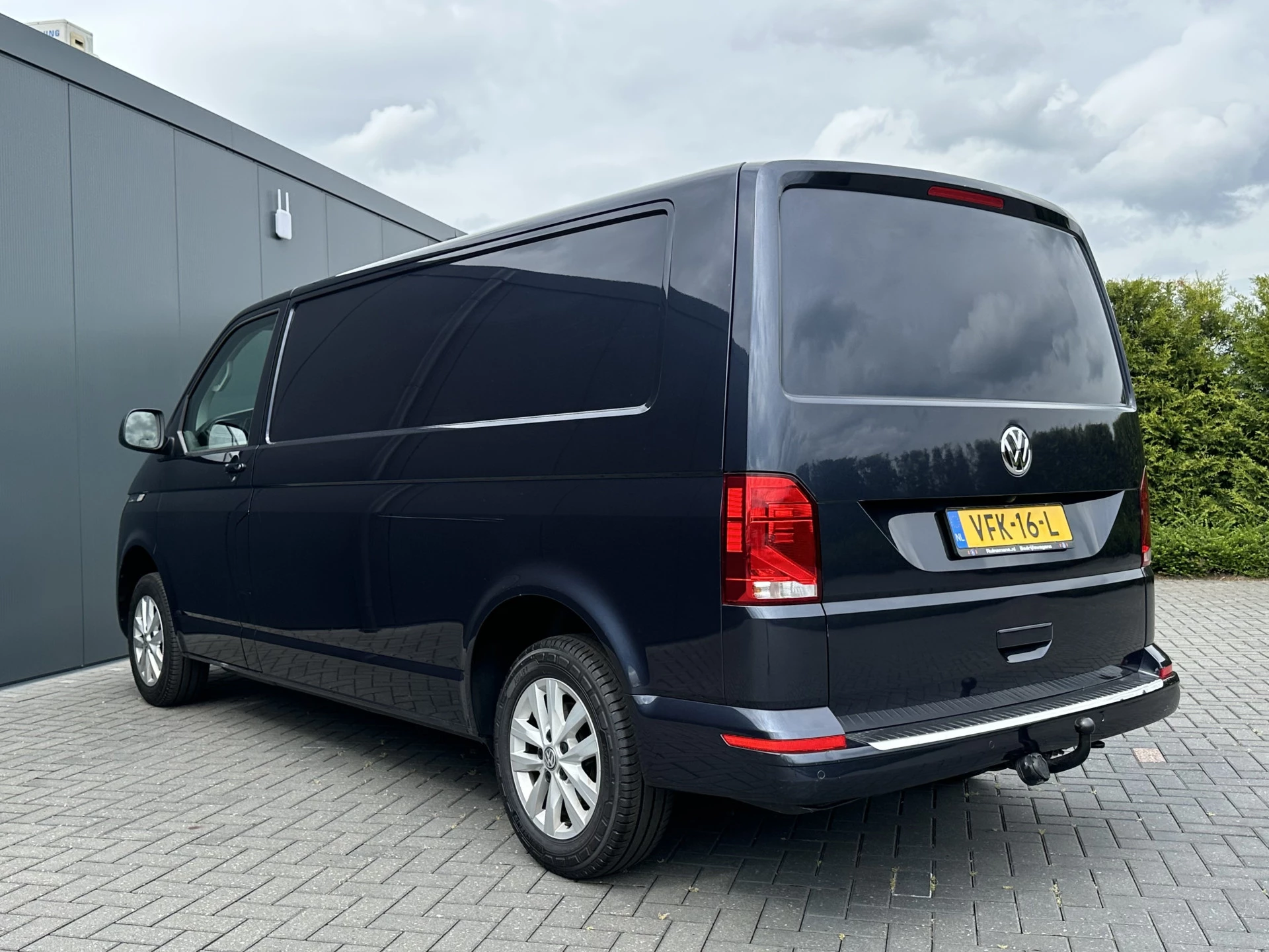 Volkswagen Transporter 2020 - 2.0 TDI HIGHLINE / STARLIGHT BLUE METALLIC / L2H1 / TREKHAAK / CAMERA / CRUISE / AIRCO obrázek 5