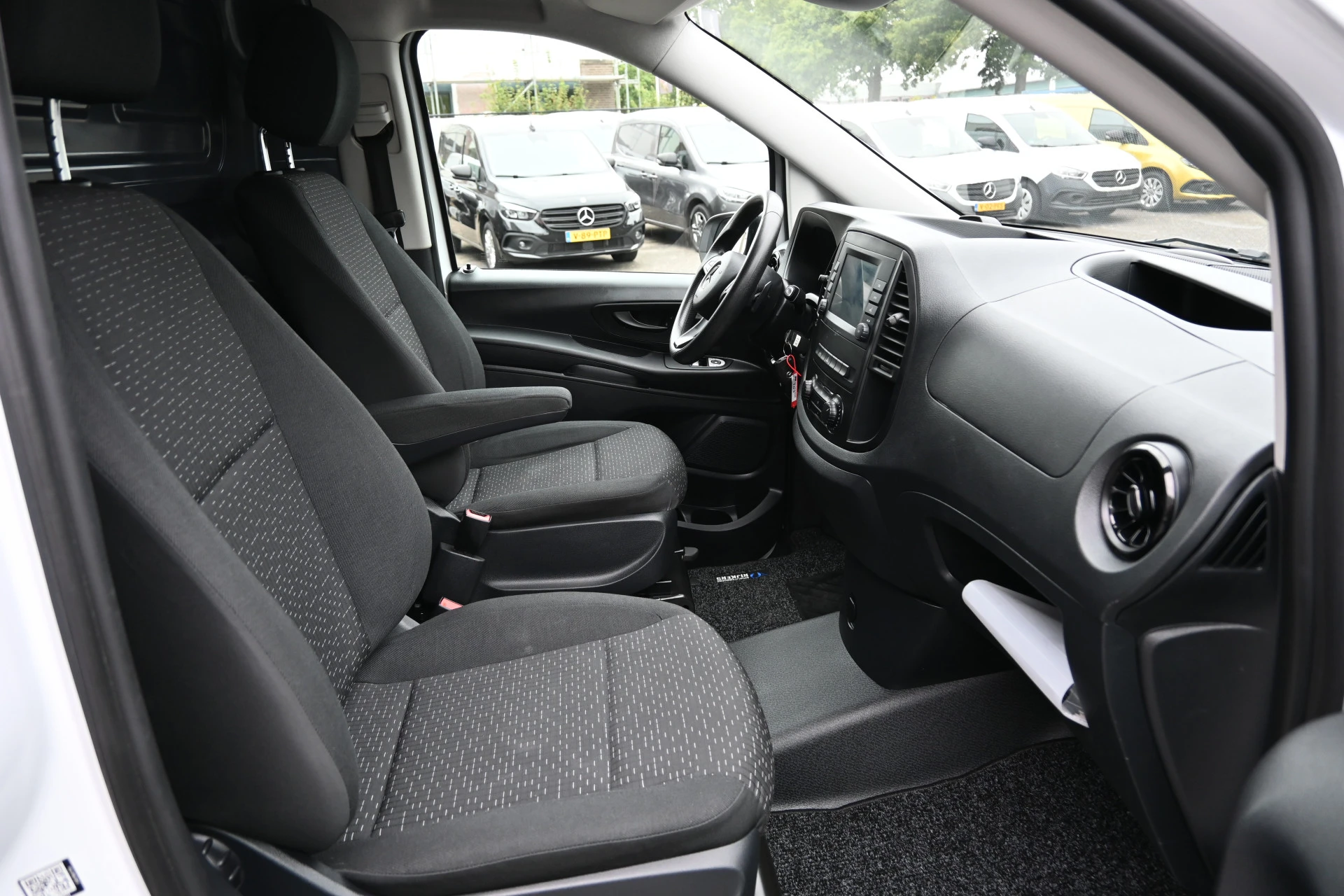 Mercedes-Benz eVito 2022 - 112 L2 66 kWh obrázek 8