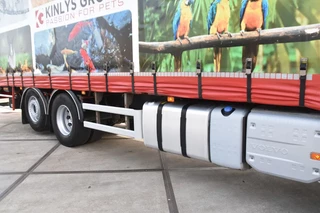 Volvo 340 2019 - FM 6x2*4 - NEW TACHO - 695 TKM - WHEELBASE: 520 CM - DHOLLANDIA - SLIDING CURTAINS - TOP CONDITION - obrazek 8