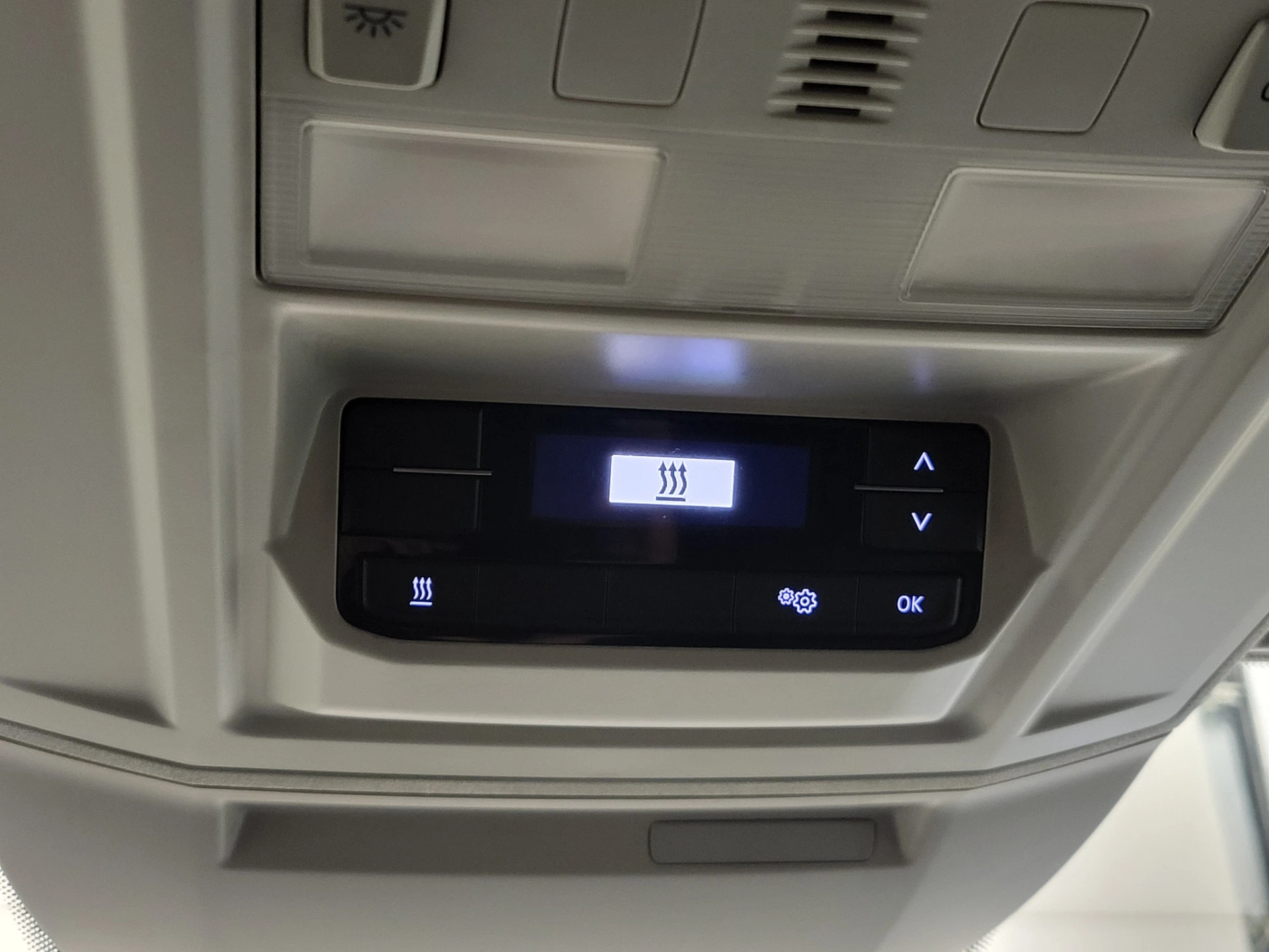 Volkswagen Crafter 2019 - 2.0TDI L3/H3 3000kg Trekgewicht Euro 6! image 11