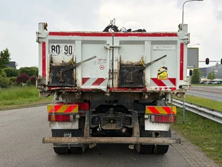 Iveco Trakker 2018 - 360 6x4 Tipper with HMF 1643Z2 Crane image 7