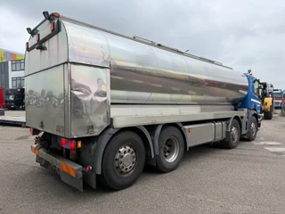 Scania P 2011 - P400 8X2 imagem 9