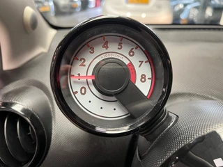 Toyota Aygo 2012 - 1.0-12V Dynamic Navigator - 1e Eigenaar - NAP - NAV - Airco. bild 14