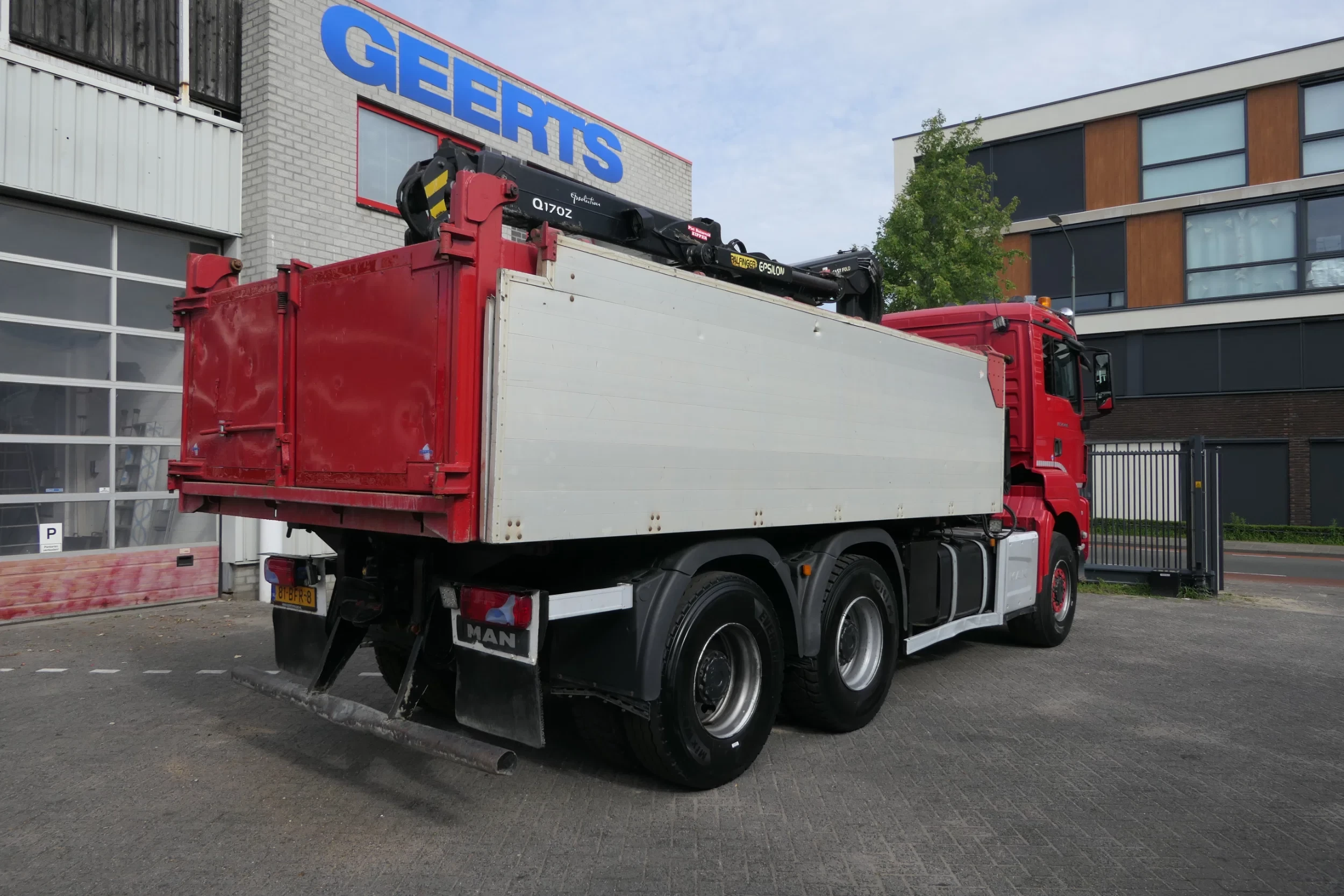 MAN TGS 2015 - 26.480 | 6X6 | 2 Side Tipper + Hydraulic dust cover | PALFINGER Q170Z84TI + Easy fold | 671711Km | 2015 | Smart Tacho 2 | Full Steel | Drum brakes | Trailer coupling | TUV/MOT/APK 02-2027 | NL-Truck afbeelding 8
