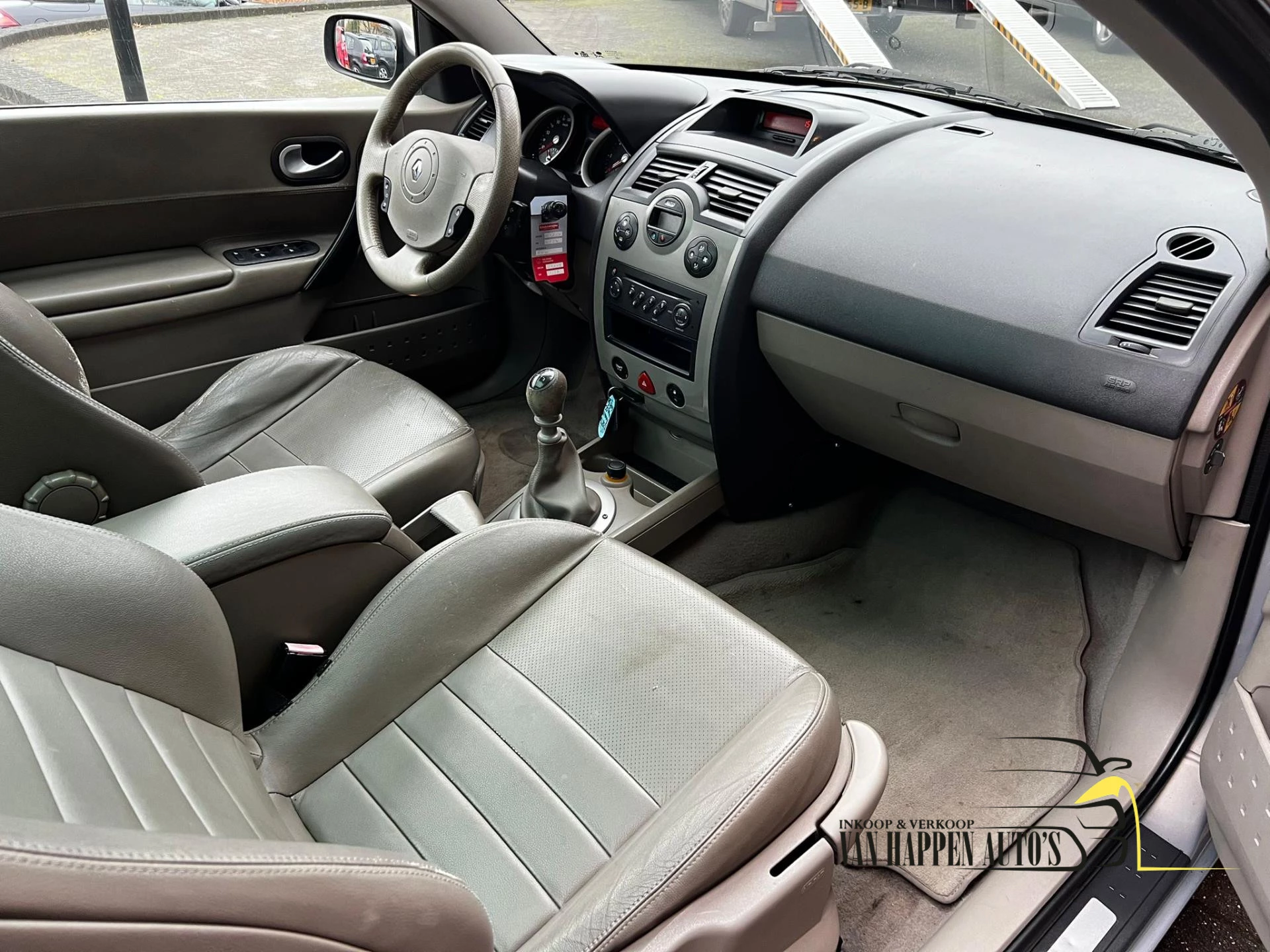 Renault Mégane 2006 - Coupé-Cabriolet 2.0-16V Privilège Luxe image 11