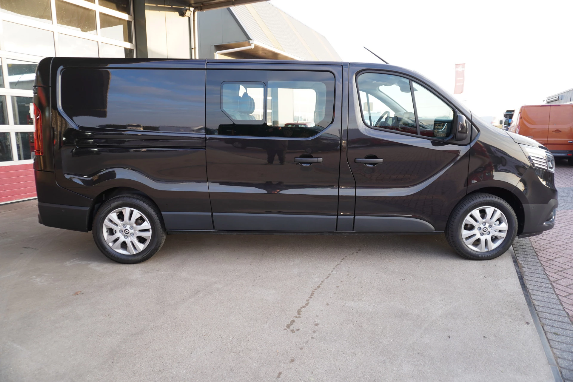 Renault Trafic 2024 - 2.0 Bleu dCi EDC 170PK L2H1 Red Edition DubbelCabine Automaat imagen 3
