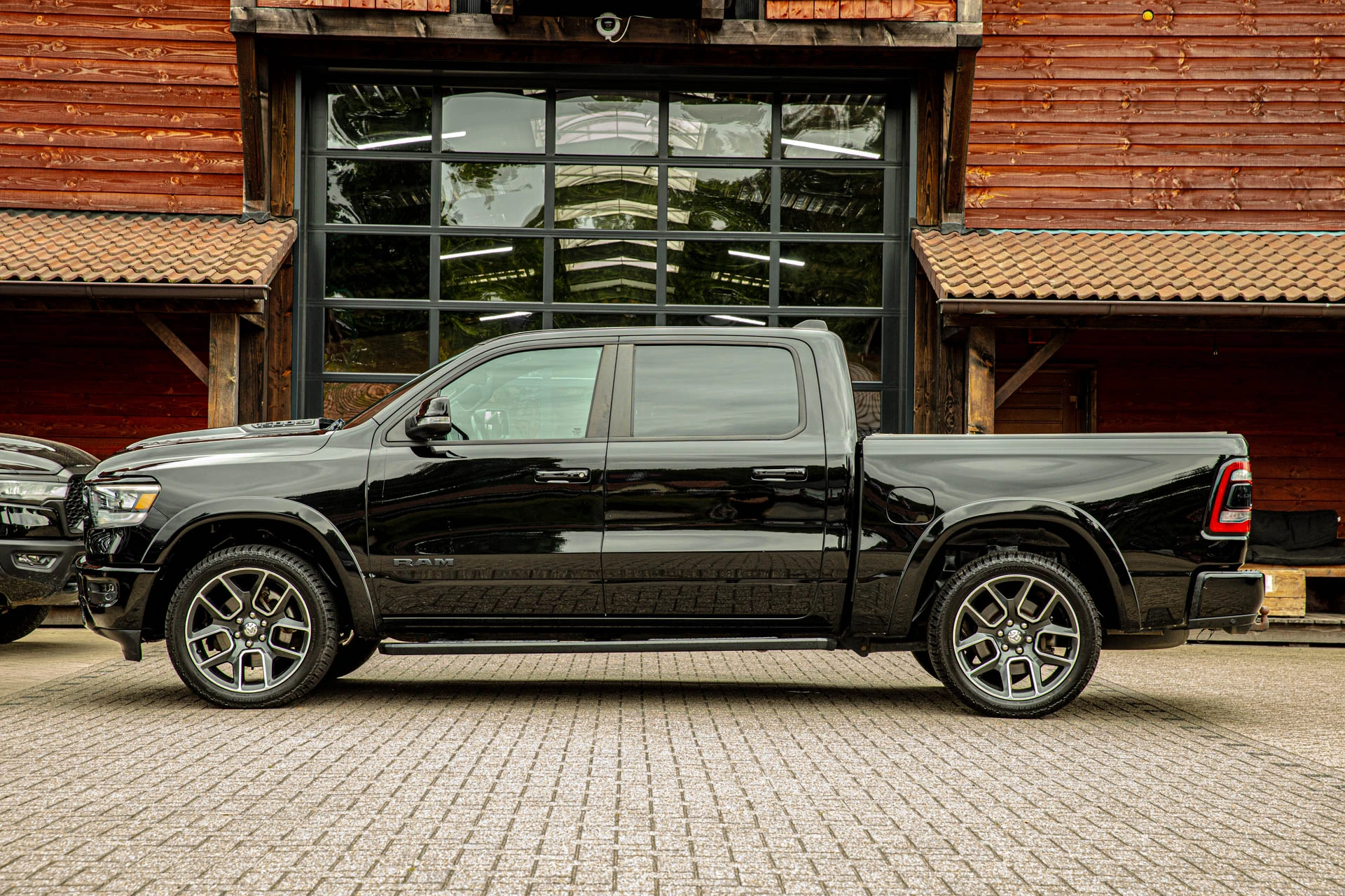 Dodge Ram 1500 2020 - Dodge ram 1500 Sport Night afbeelding 4