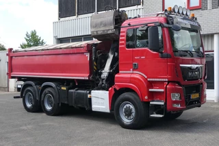 MAN TGS 2014 - 26.480 | 6X6 | 2 Side Tipper + Hydraulic dust cover | PALFINGER Q170Z84TI + Easy fold | 665130Km | 2014 | Full Steel | Drum brakes | Trailer coupling | TUV/MOT/APK 08-2026 | NL-Truck obrazek 1