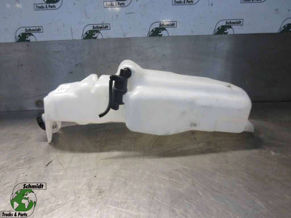 Volvo - 84530120 RESERVOIR VOLVO FL210 EURO 6 image 1