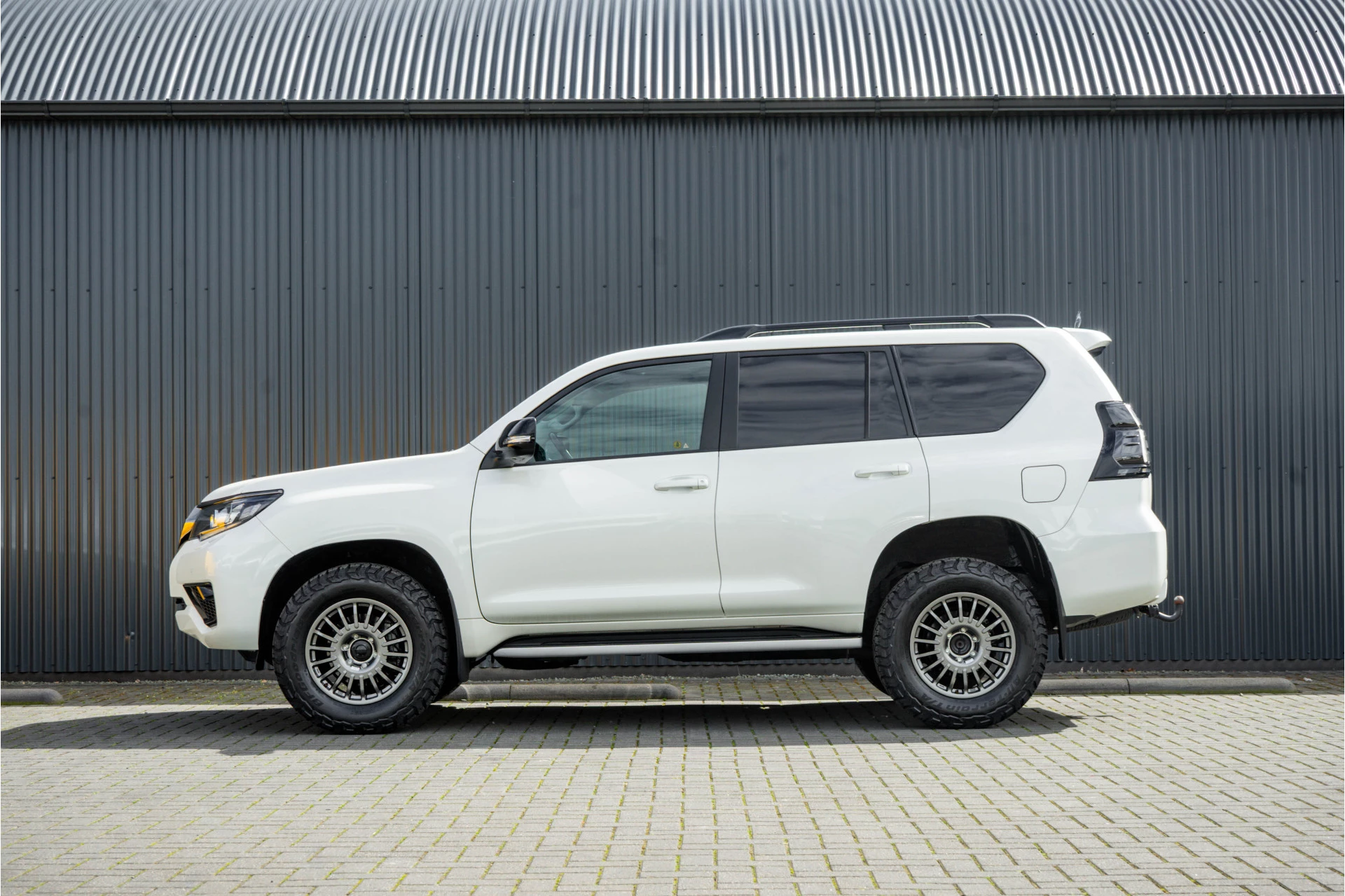 Toyota Land Cruiser 2022 - 2.8D-4D | 204 PK | 4X4 | Vol Opties | Automaat | Luchtvering | 360° camera | Adapt.Cruise | Stoelverw. & -koeling | LED obrázek 5