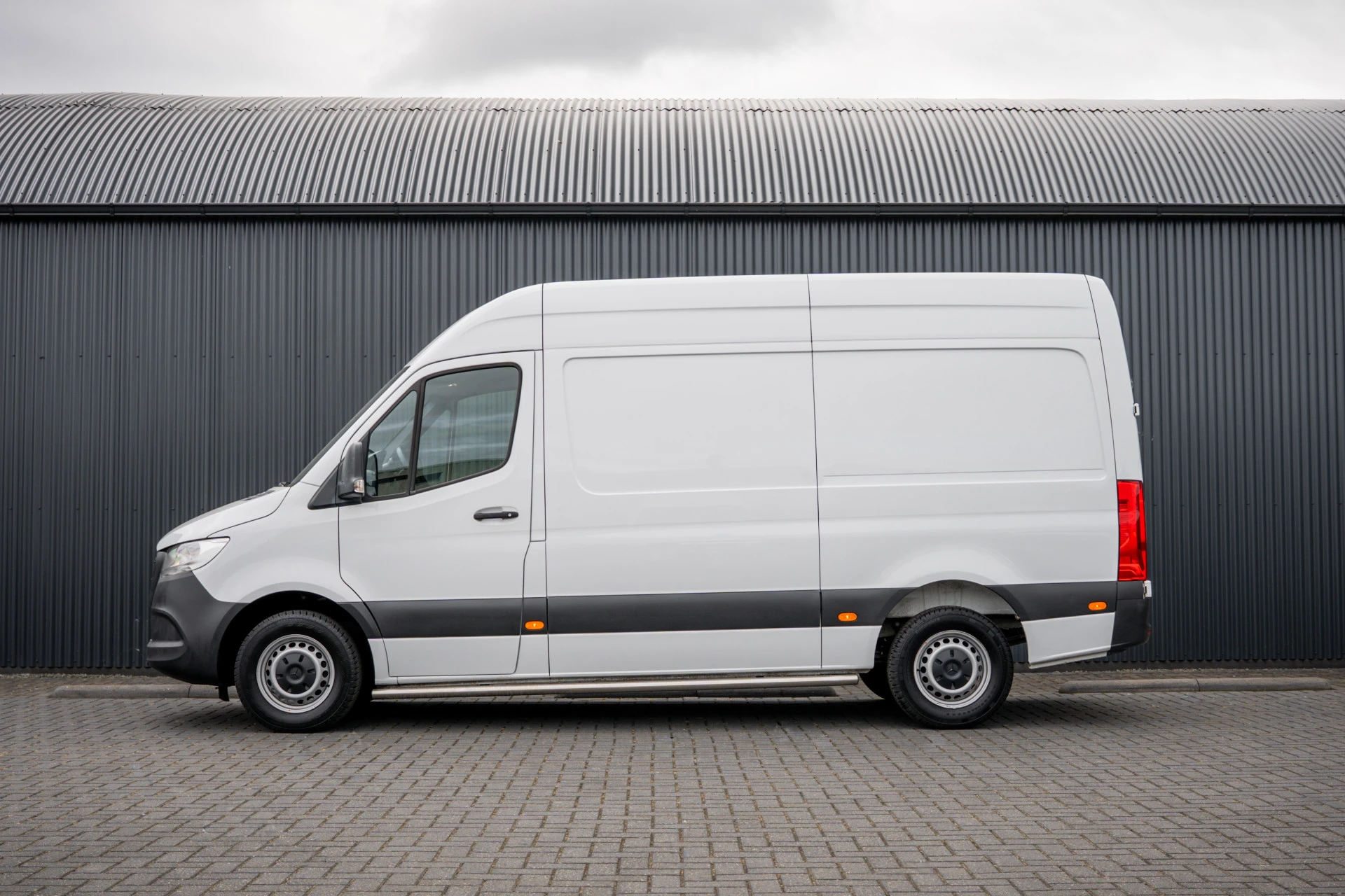Mercedes-Benz Sprinter 2019 - 311 CDI RWD L2H2 | | Volledig Ingericht | Mbux | Camera | Climatronic afbeelding 5