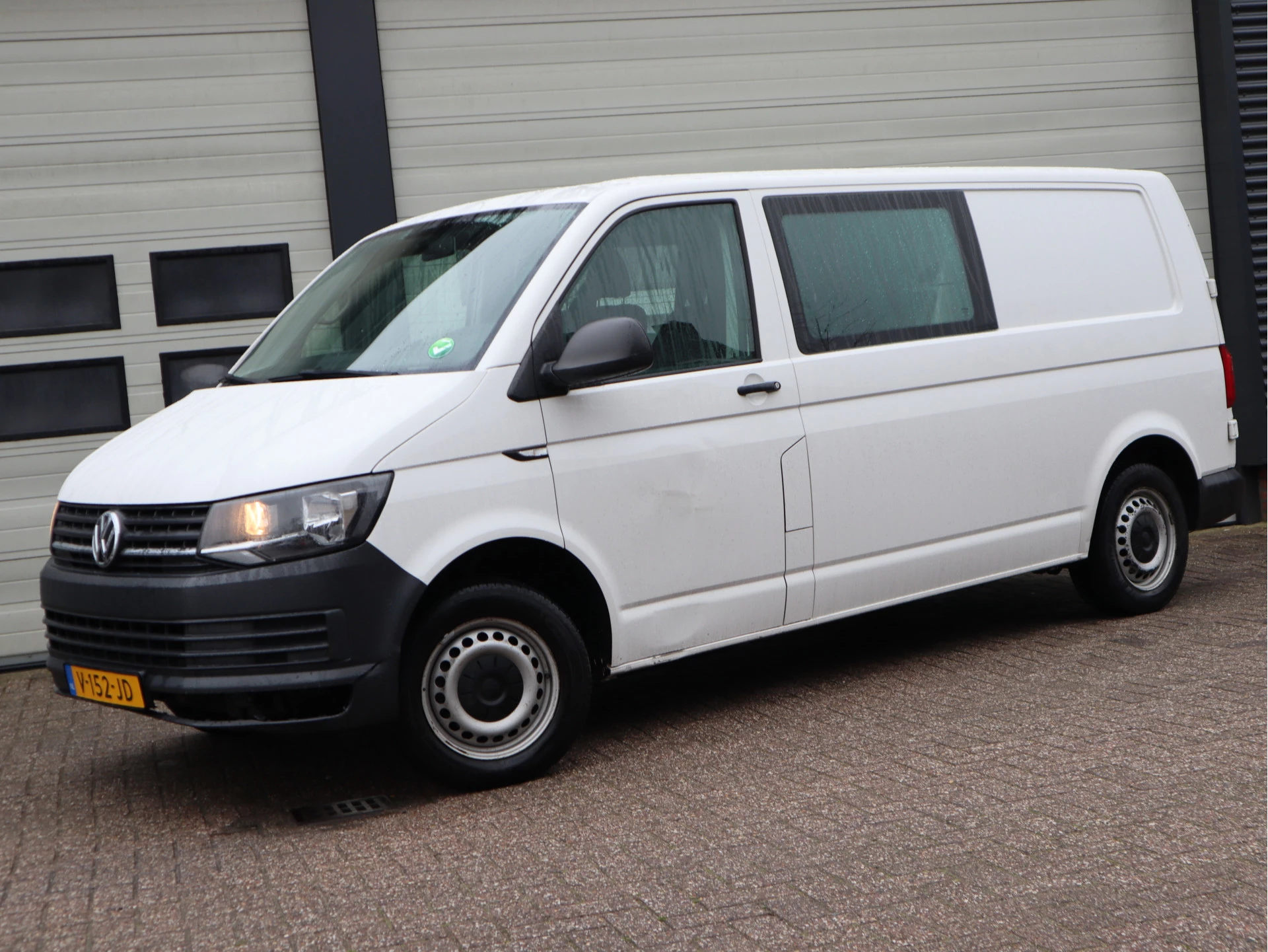 Volkswagen Transporter 2017 - 2.0 TDI 102pk Euro 6 DC 6 Pers. - Lang L2 - Cruise image 5