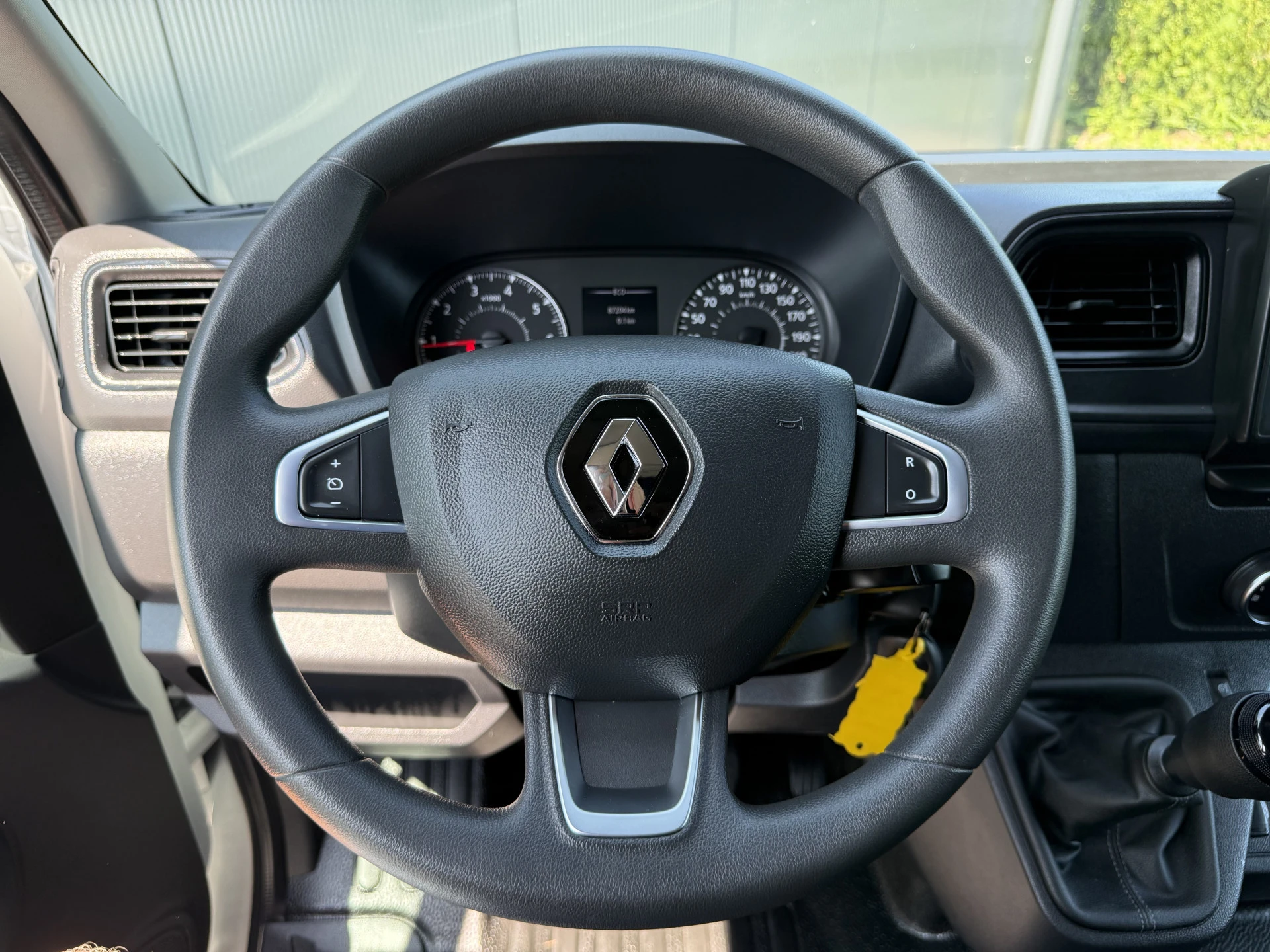Renault Master 2023 - 2.3 dCi 136 PK / L2H2 / 1e EIG. / TREKHAAK / AIRCO / CRUISE / NAVI / CAMERA / 3-ZITS / LED afbeelding 9