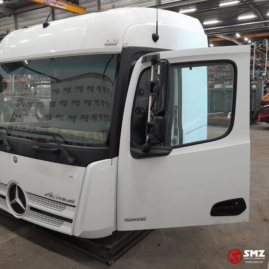Mercedes-Benz 2015 - Occ cabine Mercedes obrázek 8