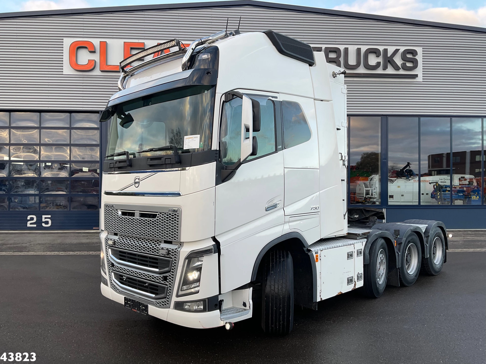 Volvo FH 2016 - 16.750 8x4 Euro 6 Tridem Hydrauliek obrázek 1