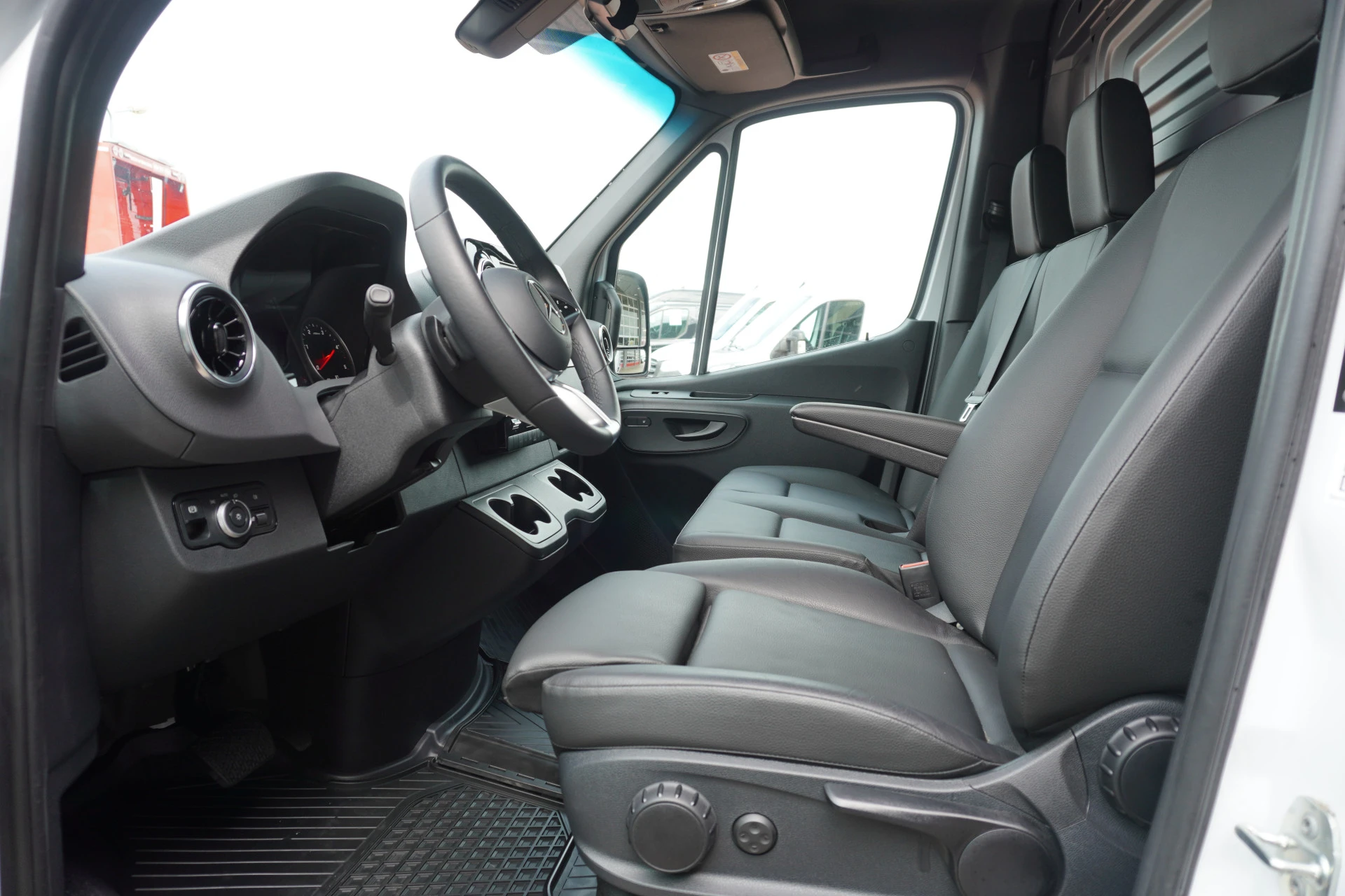 Mercedes-Benz Sprinter 2024 - 319 CDI 191PK L2H2 RWD Pro Automaat obrázek 25