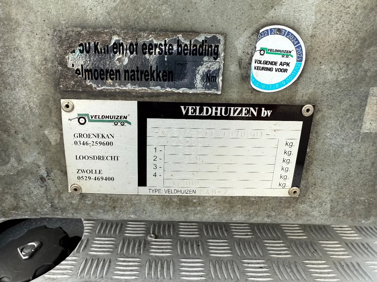 Veldhuizen 2021 - P48-2 Knikkende semi dieplader + IVECO S-WAY 360 (Maar 264528km) image 22